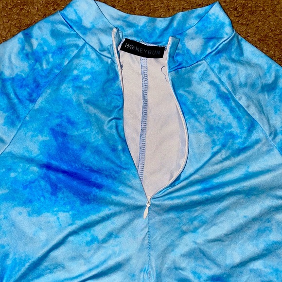 Blue & white Onsie - Picture 2 of 3